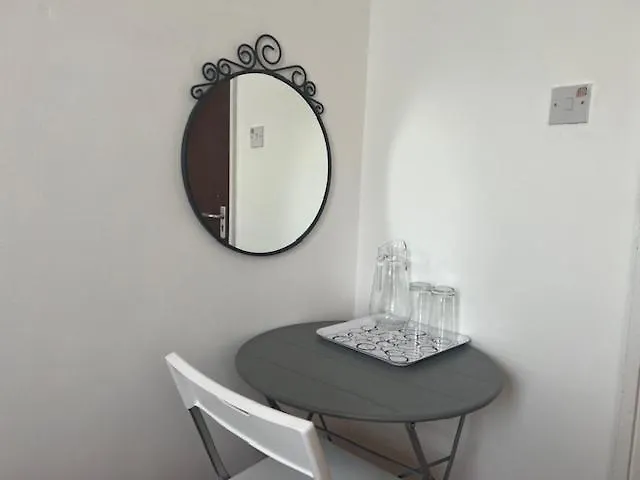 Δωμάτια σε οικογενειακή κατοικία Beautiful Rooms Close To Brick Lane Λονδίνο